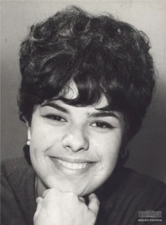 Foto do rosto de Elis, sorrindo