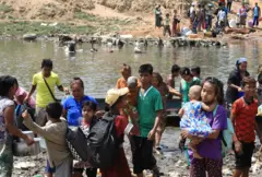 ชาวบ้านเมียนมาร์อพยพเข้าไทยหลังการสู้รบระหว่างกลุ่มกบฏและคณะรัฐประหารเมียนมาทวีความรุนแรง อ.แม่สอด จ.ตาก เมื่อวันที่ 20 เมษายน 2024