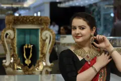 બીબીસી ગુજરાતી ડાયમંડ સુરત જેમ્સ એન્ડ જ્વેલરી ડોનાલ્ડ ટ્રમ્પ ટેરિફ નિકાસ હીરા ઉદ્યોગ