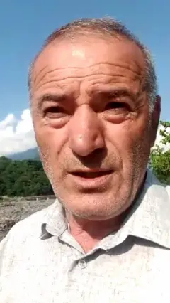 Sel Zaqatalada Meşleş kəndinə gedən yolu yuyub apardı. Sakinlər deyir ki, artıq üç gündür ki, kəndin yolu bağlanıb.