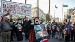 Protes di kota Ramallah (Tepi Barat) melawan pendudukan Israel.