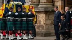 Queen's coffin arrives at Holyroodhouse Palace