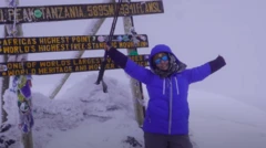 Kilimancaroya çıxmış qadın, Azərbaycanlı