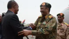 ፕረዚደንት ኢሳይያስ ኣፈወርቂ (የማን) ምስ ሌ/ጀ ዓብዱል ፋታህ ኣል-ቡርሃን ኣብ ማዕርፎ ነፈርቲ ኣስመራ 14 ሰነ 2019
