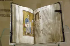 Manuscrito da Bíblia cristã no Museu Bizantino de Atenas