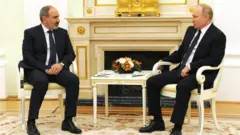 Paşinyan Moskvada Putinlə görüşüb