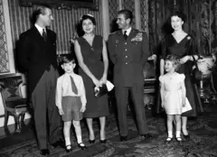 ملکه بریتانیا، شاه سابق ایران، ملکه سایق ایران و شاهزاده بریتانیا