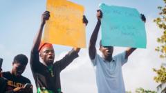 Àwọn akẹkọọ fásitì Ilesa fọnmú mọ́ ìjọba Osun lọ́wọ́ torí àfikún owó ilé ẹ̀kọ́ àti owó ilé tó ju agbára wọn lọ