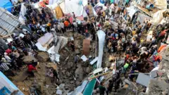 Ataque aéreo israelense contra abrigo em Bureij em 6 de maio