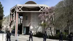 المركز