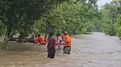 विदर्भातल्या जिल्ह्यांमध्ये सध्या पाऊस थांबलेला आहे. पण, काही ठिकाणी पूर परिस्थिती कायम आहे.