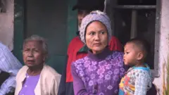 ရသေ့တောင်က သမီးလှရွာသား ၆၀ လောက် စစ်တွေမြို့ပေါ် ထွက်ပြေးလာရ
