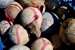 Bolas de beisebol destruídas pelos terremotos
