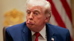 डोनाल्ड ट्रम्प