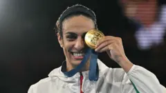 अल्जीरिया की खिलाड़ी ईमान ख़लीफ़