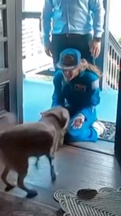 Astronautkinja se vratila kući: Dirljiv susret sa psom