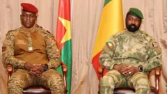 Perezida wa Burkina Faso Capitaine IbrahimTraoré na Perezida wa Mali Colonel Assimi Goïta