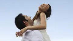 तरुण आणि तरुणी 