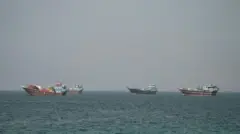መራኽብ ኣብ መጻብቦ ሆርሙዝ እናተጓዓዛ