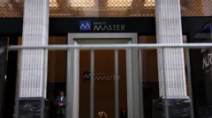 Fachada do Banco Master
