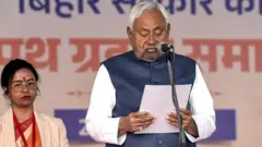 নীতীশ কুমার দশমবার বিহারের মুখ্যমন্ত্রী হিসাবে শপথ নেন বৃহস্পতিবার