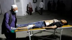 কাবুলে আবারো শিক্ষা প্রতিষ্ঠানে আত্মঘাতী বোমা হামলা হয়েছে