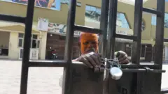 సింగిల్ థియేటర్స్ 