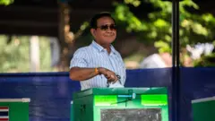 พล.อ. ประยุทธ์ จันทร์โอชา ใช้สิทธิเลือกตั้งสมาชิกสภาผู้แทนราษฎร เมื่อวันที่ 24 มี.ค. 2562