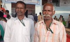 தமிழ்நாடு பழங்குடியின பாம்பு பிடி வீரர்கள்