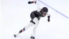 Erin Jackson skating at the Beijing Games