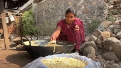 મહારાષ્ટ્રના કુંથલગીરી પર્વતોમાં જૈન મંદિરોમાં પ્રસાદ માટે પેંડા બનાવવા ઉપયોગમાં લેવાતા માવો વિશિષ્ટ સ્વાદ ધરાવે છે. 