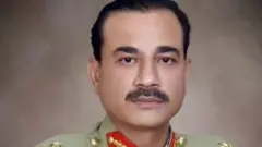 आर्मी चीफ़