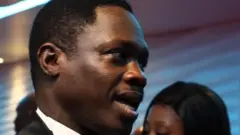 Tauraron fina-finan Kannywood, Ali Nuhu, ya ce yana da kwarin gwiwa gwamnatin Jaeriya za ta shawo kan matsalar coronavirus da ta bulla a kasar.