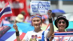 แนวร่วมกลุ่มที่เรียกตัวเองว่า "คณะรวมพลังแผ่นดินปกป้องอธิปไตย" ชุมนุมเมื่อ 2 ส.ค. เพื่อให้กำลังใจทหารในการทำหน้าที่ และขับไล่นายกฯ​ แพทองธาร