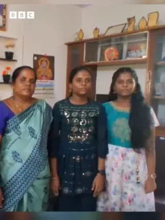 தமிழ்நாட்டில் எஸ்எஸ்எல்சி பொதுத் தேர்வில் ஒரே மதிப்பெண் பெற்ற இரட்டையர்