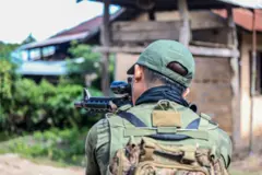 မြို့သိမ်းတိုက်ပွဲတစ်ခုမှာတွေ့ရတဲ့ PDF တပ်သားတစ်ဦး ( ပုံဟောင်း)