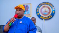 Mo gbọ́ pé àwọn kan láwọn fẹ́ jíbò l'Osun, eré ọmọdé ni, ìbò Osun ò ṣe é fọwọ́ kàn – Gómìnà Adeleke