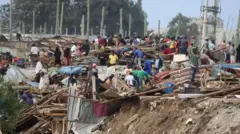 Mabaki ya nyumba zilizovunjwa