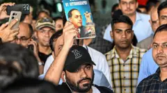 दिल्ली एयरपोर्ट पहुंचने के बाद अभिजीत दीपके