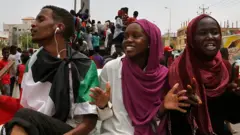 توافق نظامیان با معترضان در سودان
