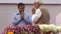 मोदी केजरीवाल