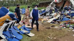 ప్రమాద స్థలంలో విమానయాన మంత్రి హర్దీప్ సింగ్ పురీ