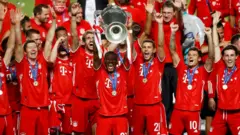 2020'deki Şampiyonlar Ligi kupasını Bayern Münih kazanmıştı