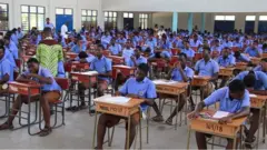 awọn akẹkọ ile iwe girama