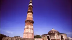 जेव्हा कुतुबमिनारात 45 शाळकरी मुले चेंगरून मेली...