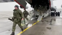 প্রায় আড়াই হাজার রুশ সৈন্য সাময়িকভাবে কাযাখস্তানে থাকবে বলে জানিয়েছেন রুশ কর্মকর্তারা।