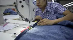 ရန်ကုန်၊လှိုင်သာယာက အထည်ချုပ်စက်ရုံတစ်ခု (ပုံဟောင်း)