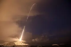 ’روس کے ریڈار سٹیشن میں شفٹ پر موجود فوجی ماہرین نے اپنی سکرینوں پر ایک منحوس نقطہ اُبھرتے دیکھا‘