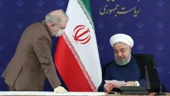 دستور روحانی برای بازگشایی اماکن زیارتی همزمان با ادامه بحران در بعضی استان‌ها
