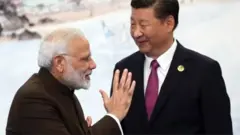 विश्लेषक मानते हैं कि मोदी और जिनपिंग के बीच समस्या ये है कि पहले पलक कौन झपकाए, बात कौन शुरू करे
